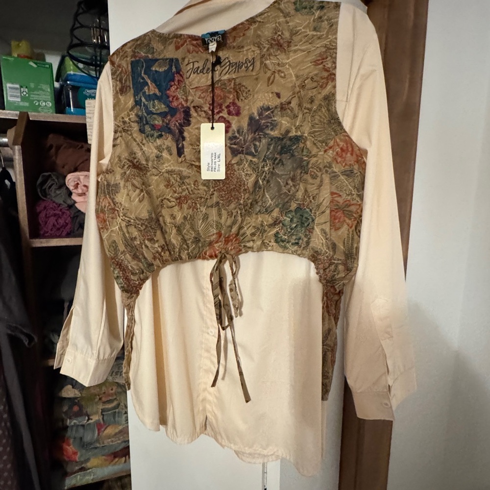 Floral Patchwork Vest in Earth Tones - Picture 2 of 5